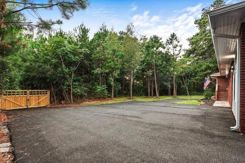 Dream Villa- Amazing Pool Secluded 2 Acres Holiday home Atlanta