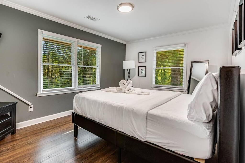 Dream Villa- Amazing Pool Secluded 2 Acres Atlanta
