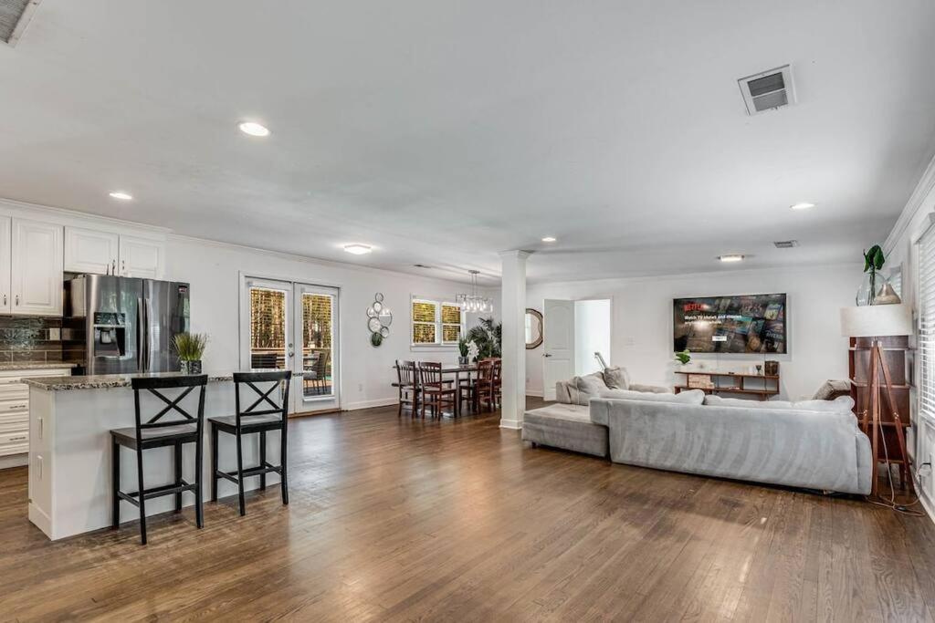 Dream Villa- Amazing Pool Secluded 2 Acres * Atlanta