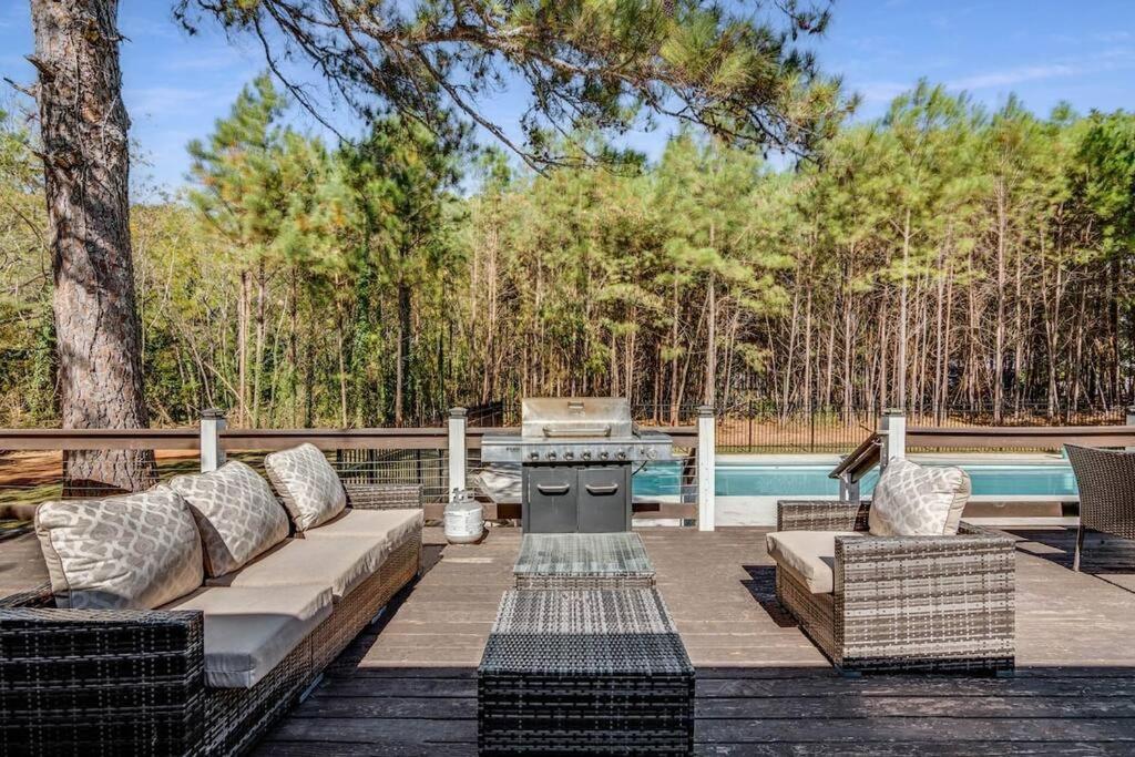 Dream Villa- Amazing Pool Secluded 2 Acres Holiday home *