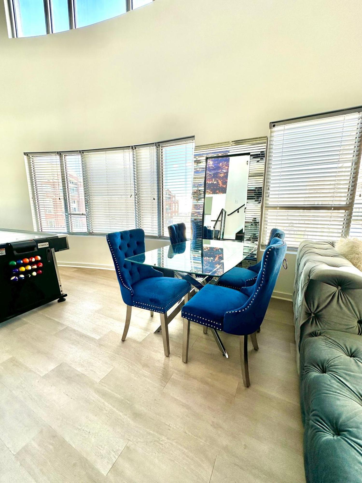 Grand 3br Loft In Atlantic Station Apartment