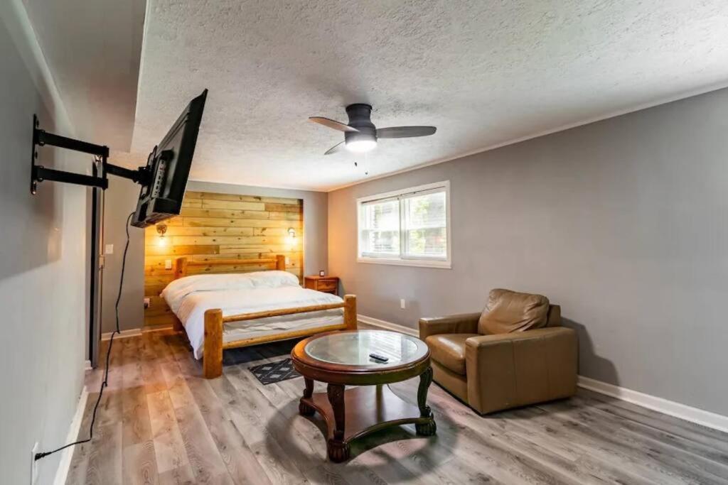 Holiday home Spacious 4br By Airport & Shops! *