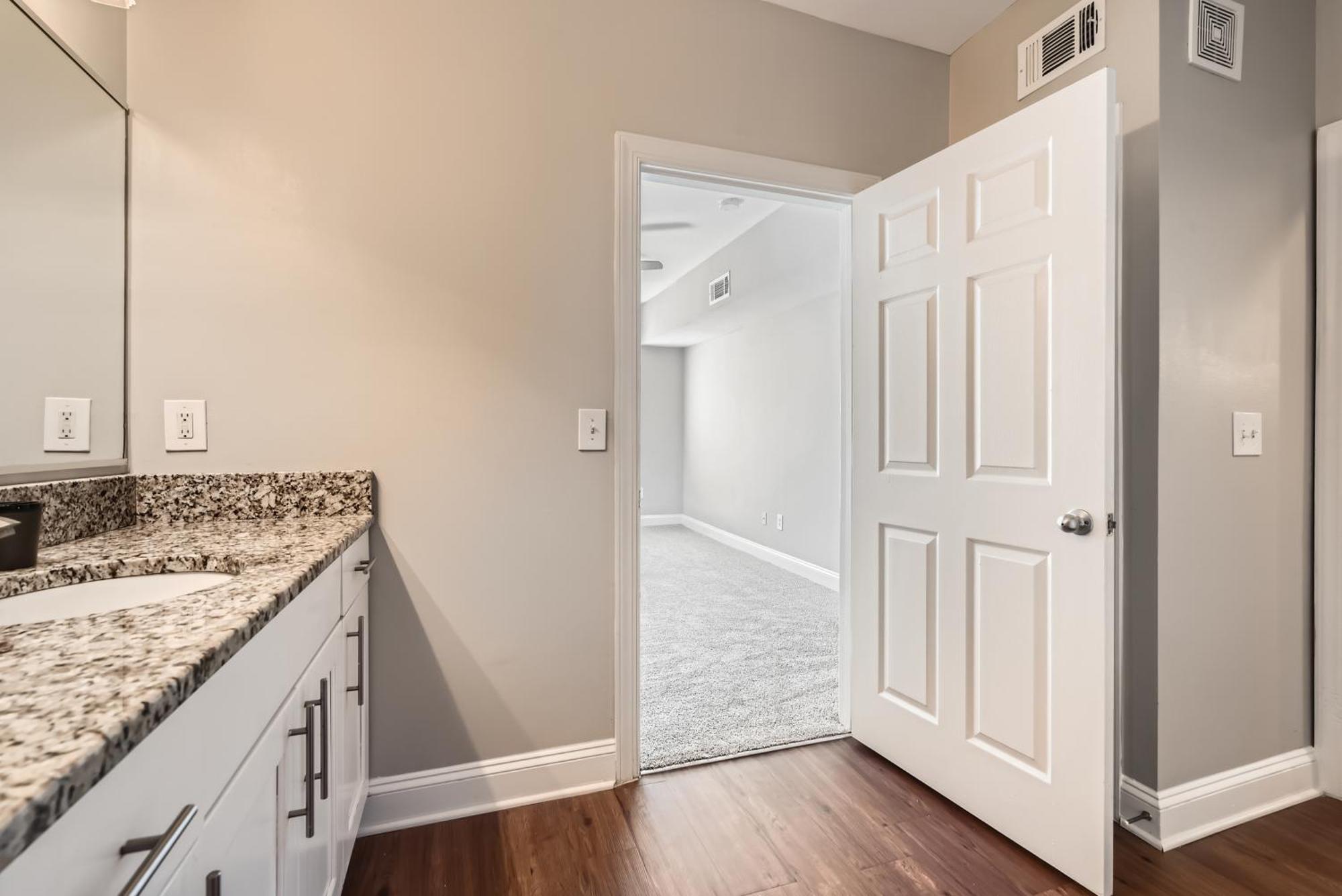 Crest At Midtown 3501 L 2 Bedroom 2 Bathroom *