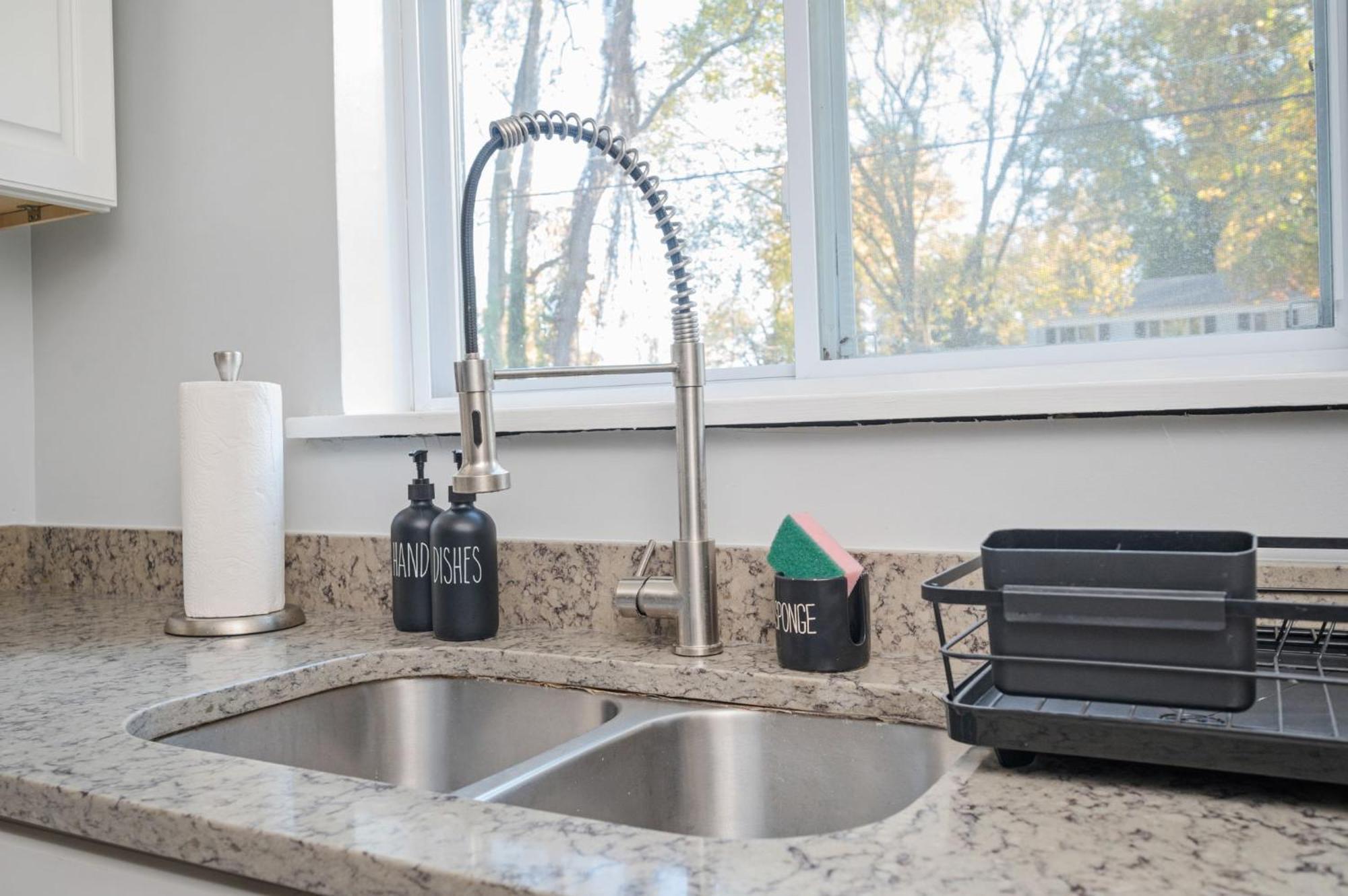 Quiet & Quaint Apartment, 5 Mins To Airport And 15 Mins To Downtown Atlanta