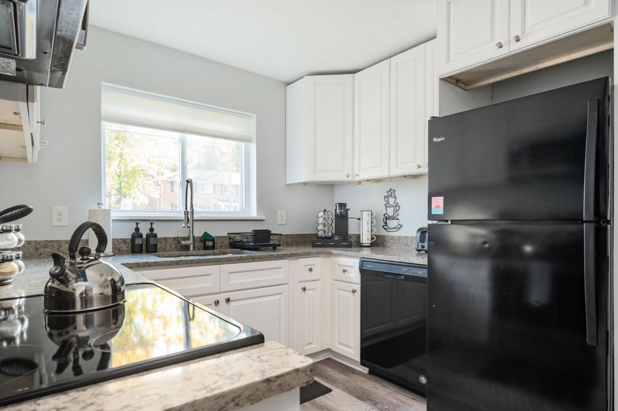 Quiet & Quaint Apartment, 5 Mins To Airport And 15 Mins To Downtown * Atlanta