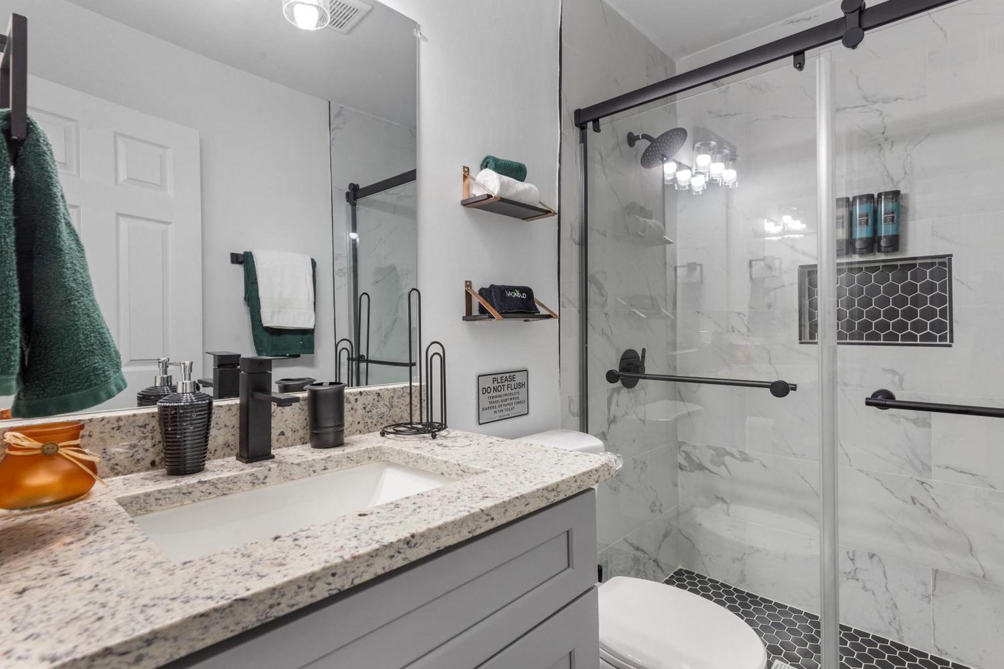 Tranquility Creek - Stylish 2br - 7 Mins Atl Airport Apartment *