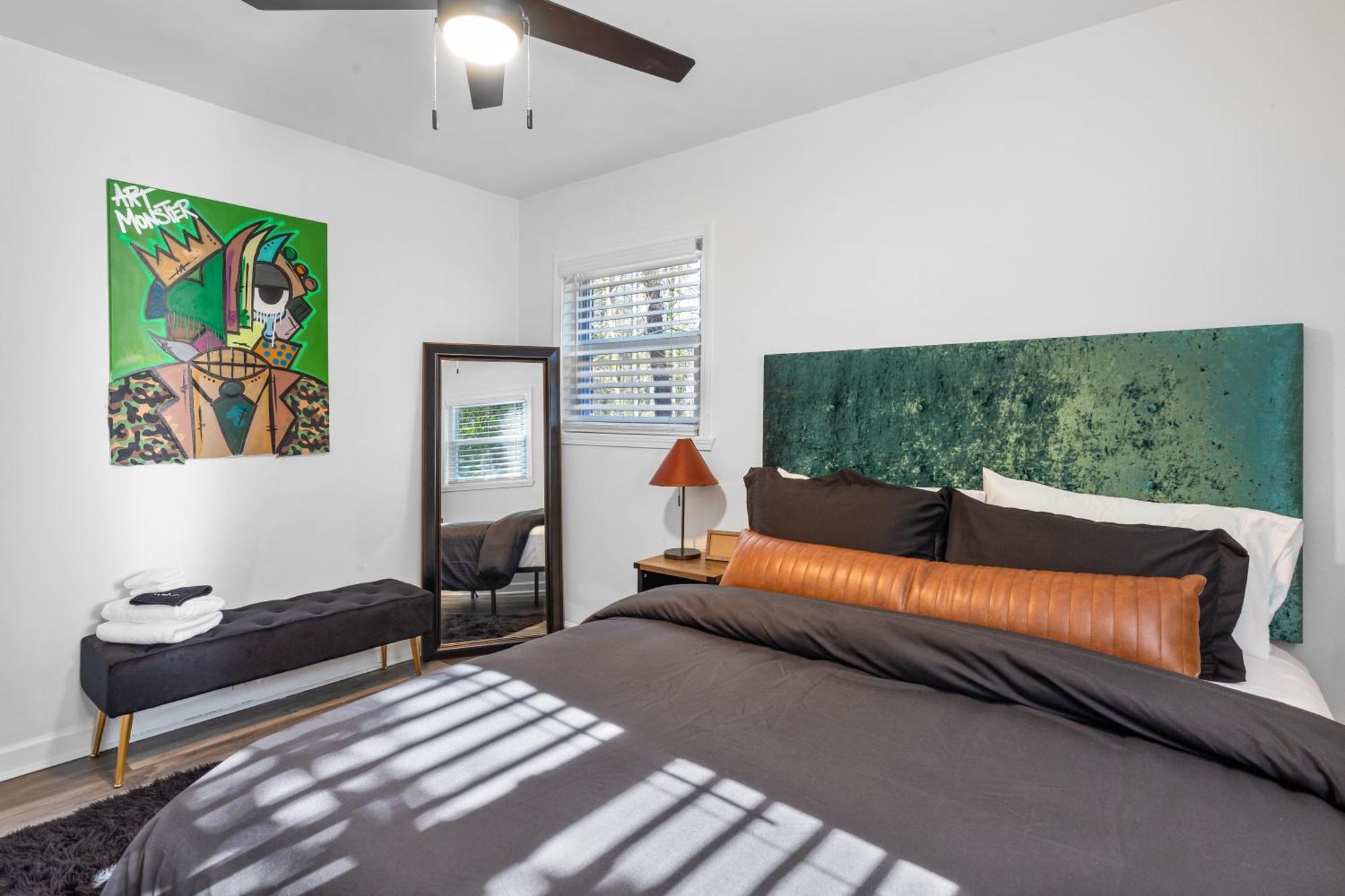Tranquility Creek - Stylish 2br - 7 Mins Atl Airport Apartment