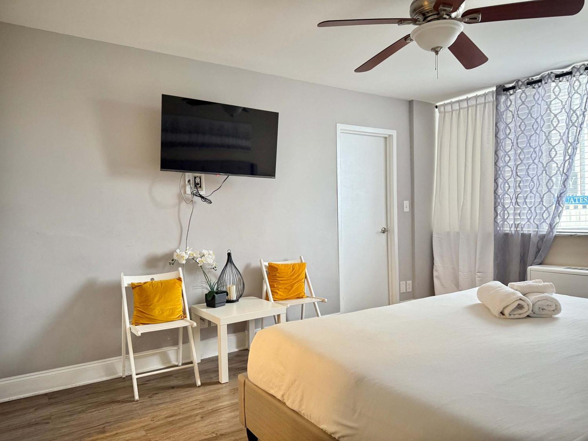 Holiday home Downtown! 2bd View Onsite Parking King Lm809 *