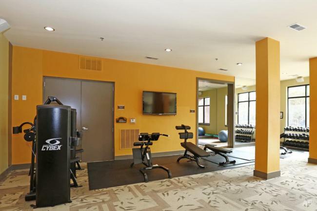 Luxury Modern In The Heart Of Buckhead Apartment *